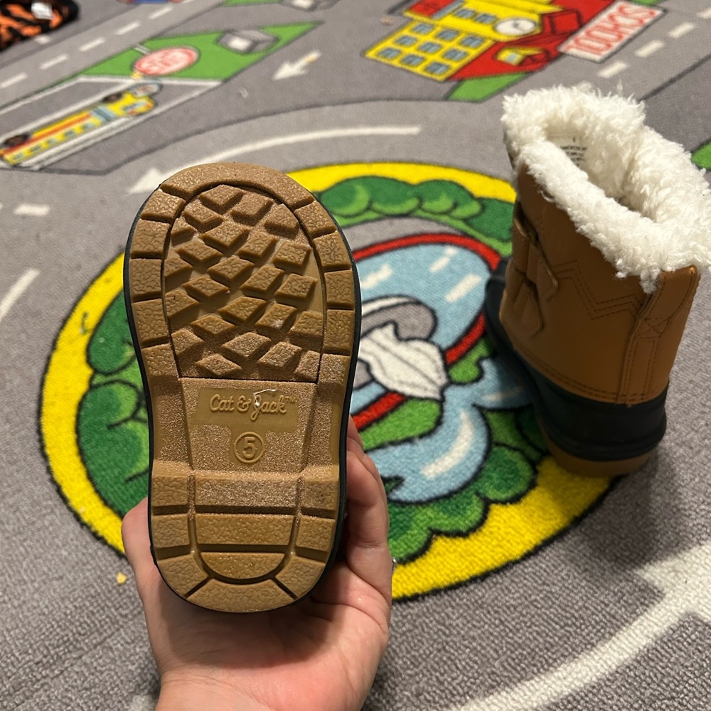 NWOT Cat & Jack Tan and Black Kids' Boots - Picture 4 of 7